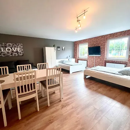 Zentrales, Ruhiges Und Moebliertes Apartement Daire *
